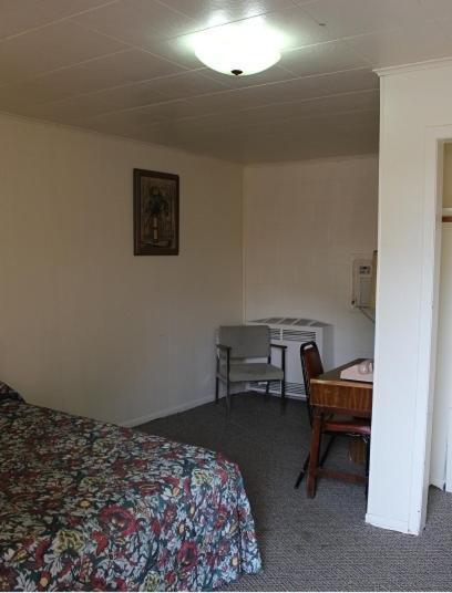 The Inn El Dorado Room photo